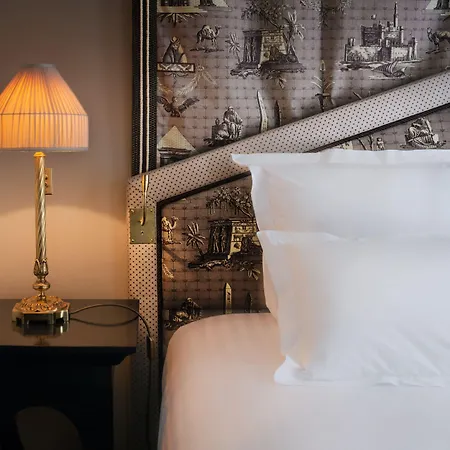 Maison Athenee Paris