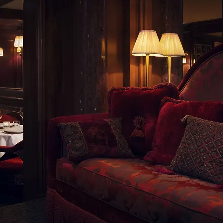 Maison Athénée Hotel 4*