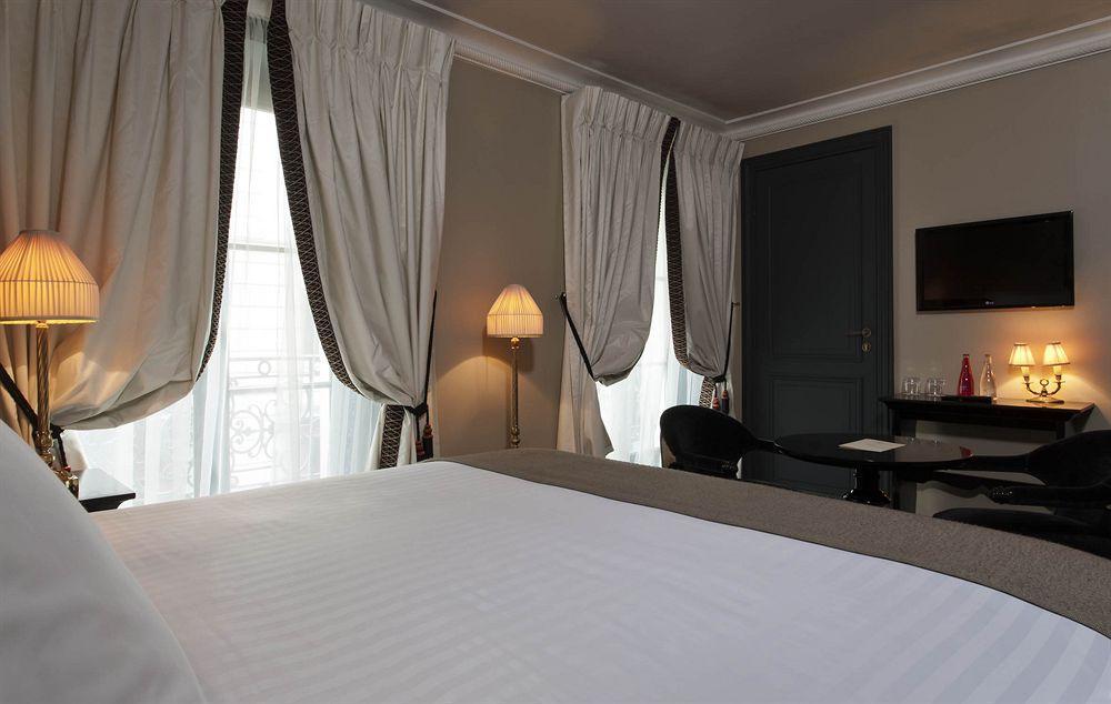 Maison Athénée Hotel 4*