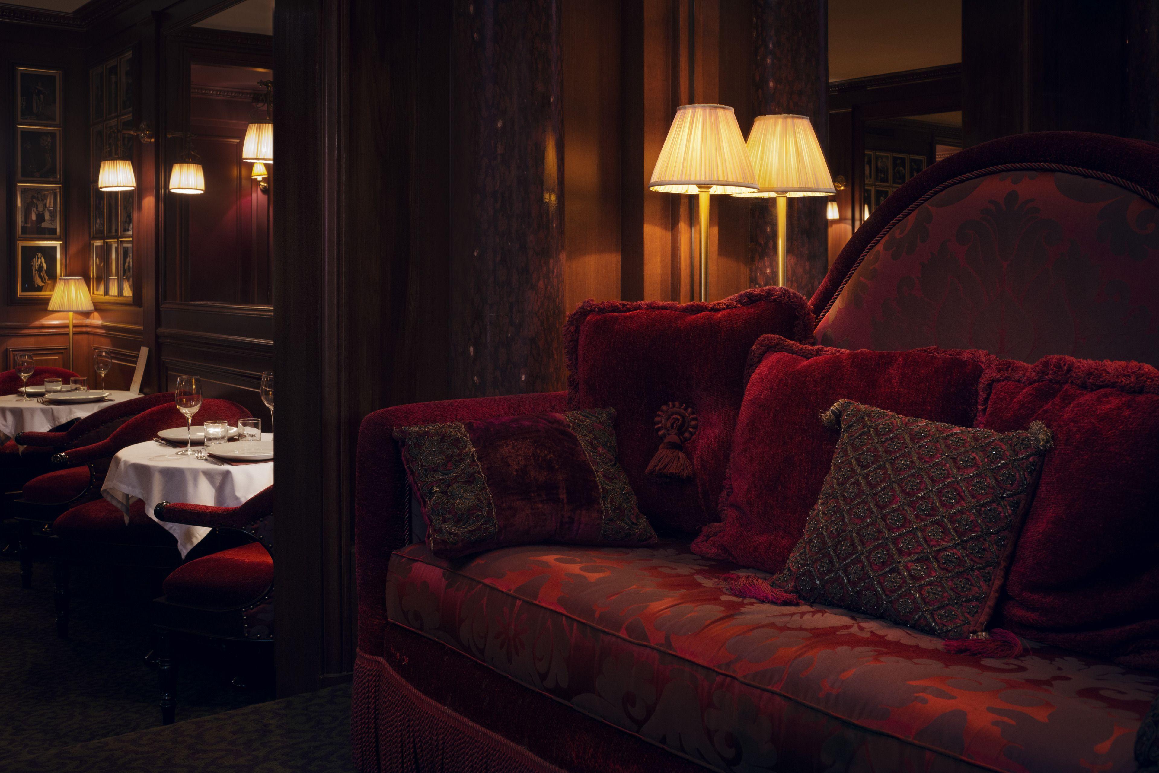 Maison Athénée Hotel 4*